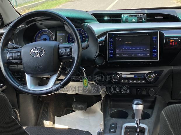 Toyota Hilux Revo Smart Cab Petrol 2.7 RWD 2018 Blue