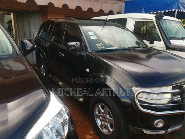 Mitsubishi Pajero 3.2 Di-Dc GLS 2011 Black