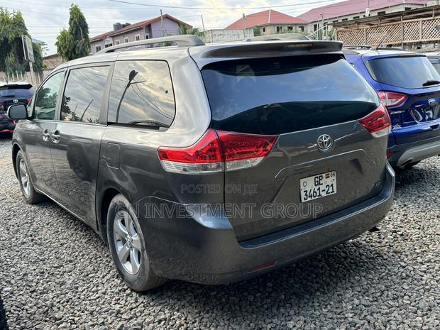 Toyota Sienna LE 8 Passenger 2012 Gray