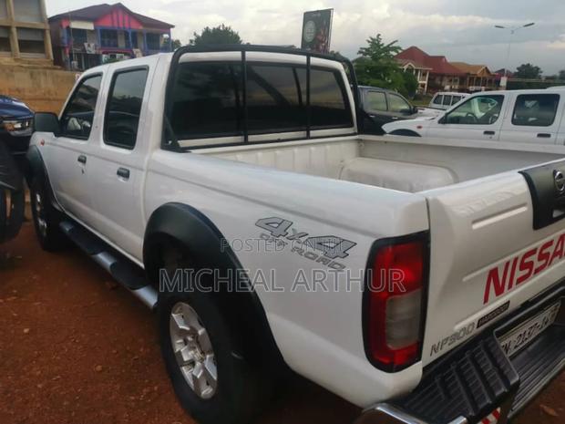 Nissan Hardbody 2013 White