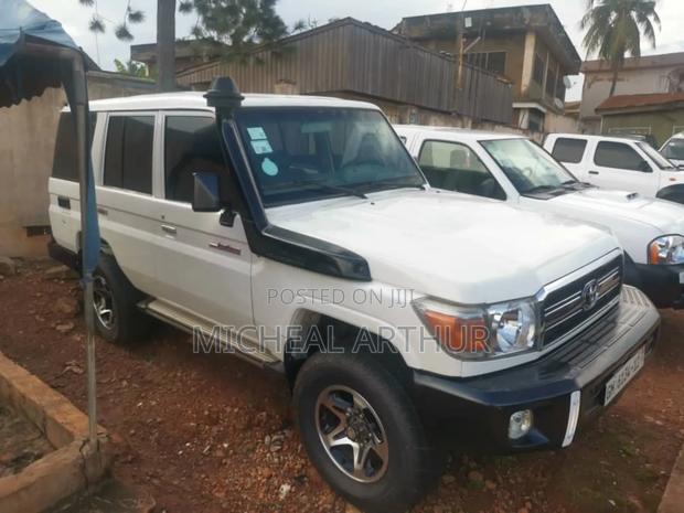 Toyota Land Cruiser 2016 White