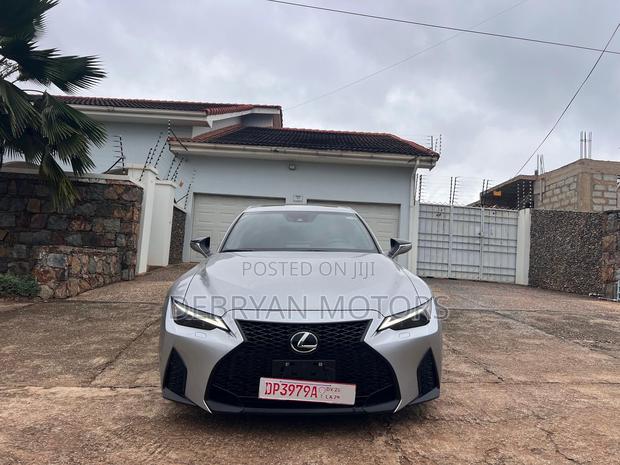 Lexus IS 2023 Gray
