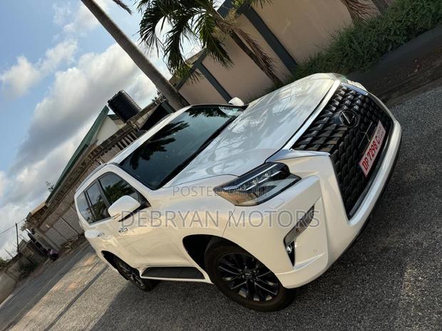 Lexus GX 460 AWD 2022 White