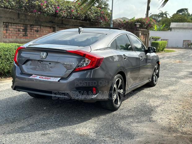 Honda Civic Touring 4dr Sedan (1.5L 4cyl) 2016 Gray