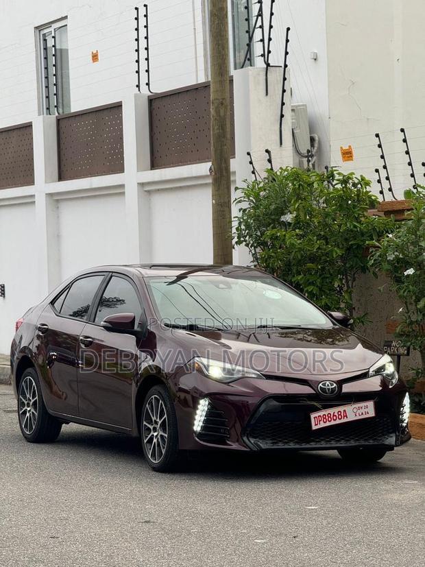 Toyota Corolla SE Special Edition 4dr Sedan (1.8L 4cyl CVT) 2017