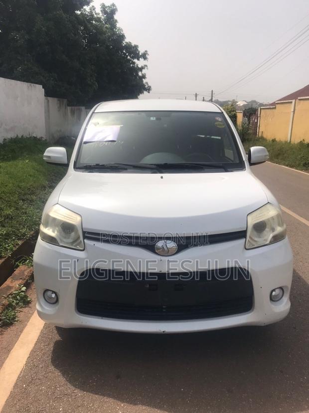 Toyota Sienta 2013 White