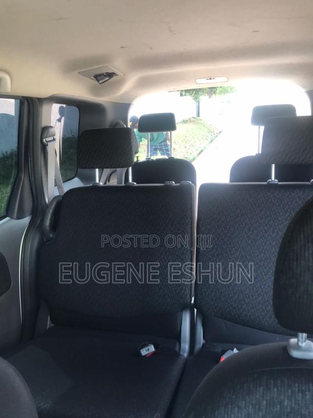 Toyota Sienta 2013 Burgundy