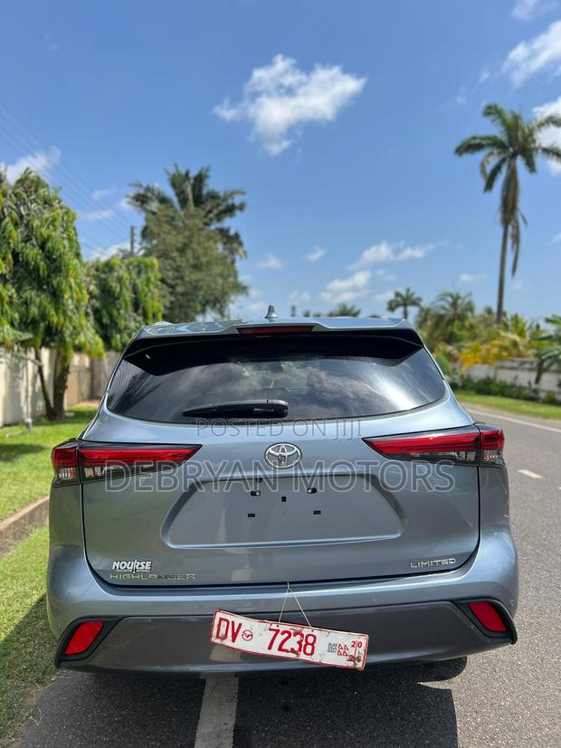 Toyota Highlander Limited FWD 2023 Blue