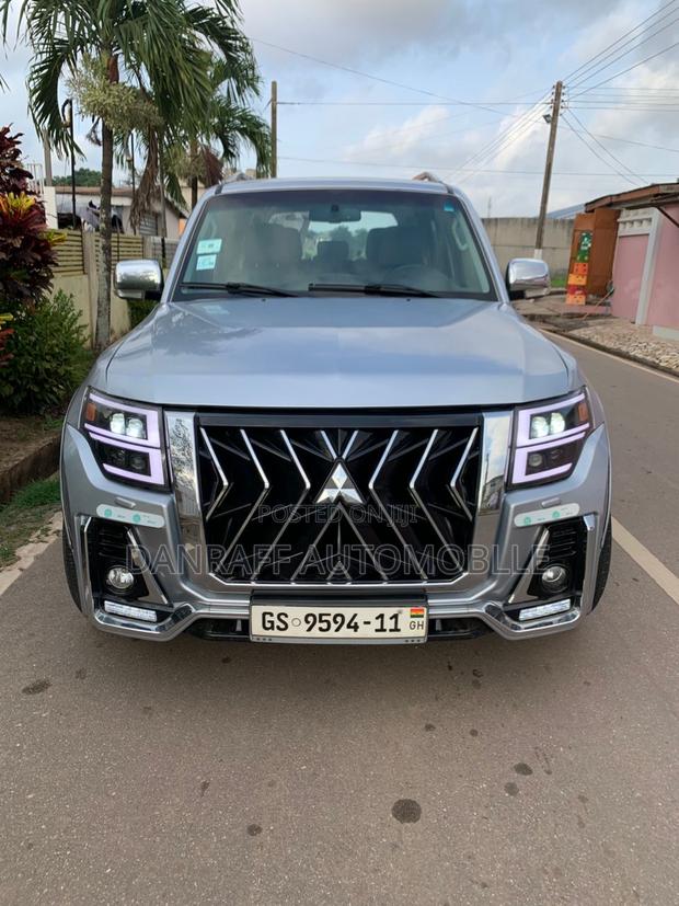 Mitsubishi Pajero 3.2 Di-Dc GLS 2011 Silver