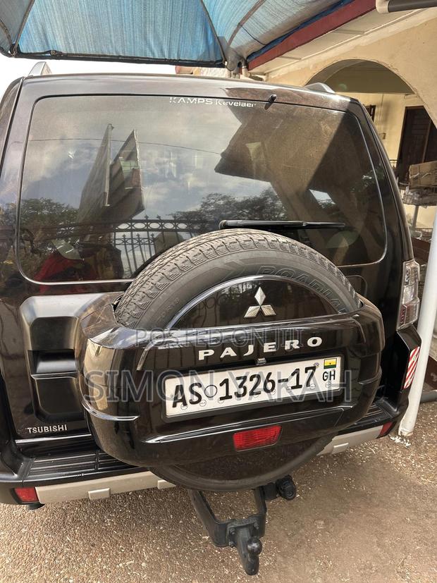 Mitsubishi Pajero V80 3.2 DI-D 2017 Black