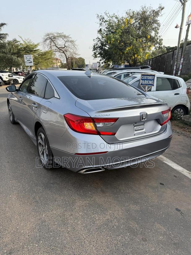 Honda Accord EX 2018 Silver