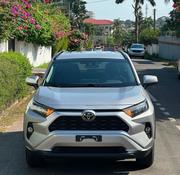 Toyota RAV4 LE FWD 2019 Silver for sale