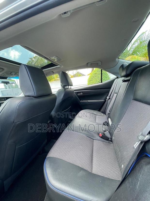 Toyota Corolla SE 4dr Sedan (1.8L 4cyl CVT) 2017 Silver