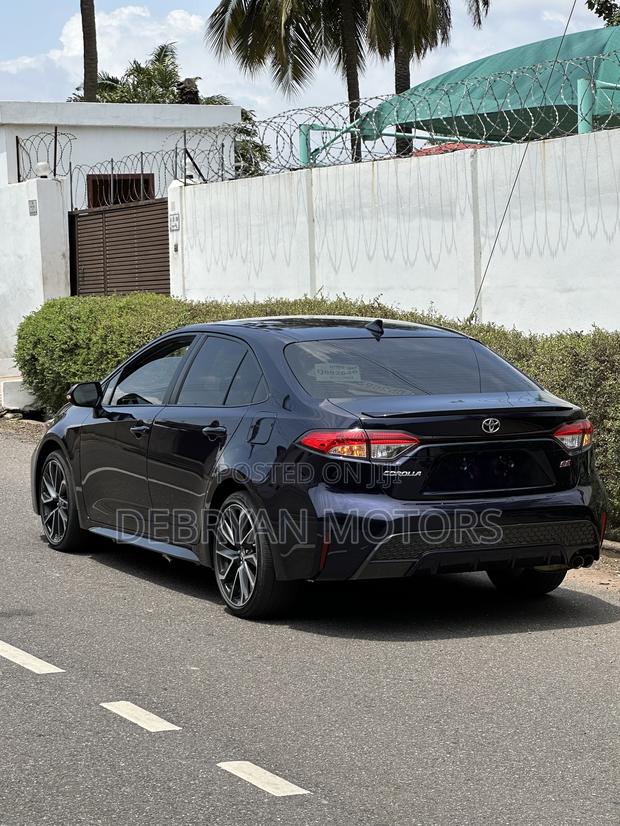 Toyota Corolla SE 2020 Blue