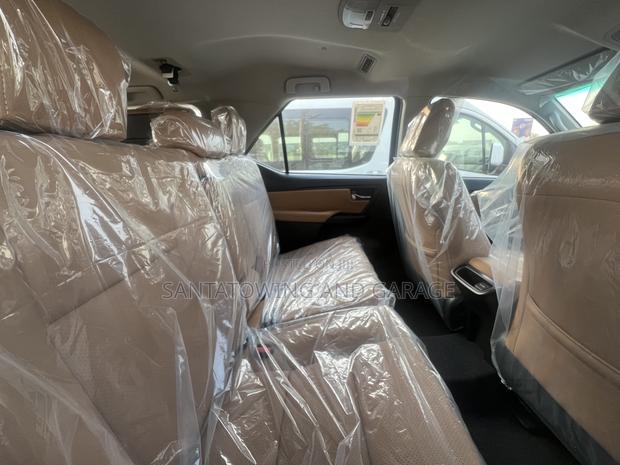 New Toyota Fortuner 3.0 D RWD 2024 Black