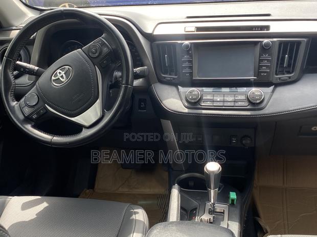 Toyota RAV4 LE AWD (2.5L 4cyl 6A) 2017 Green