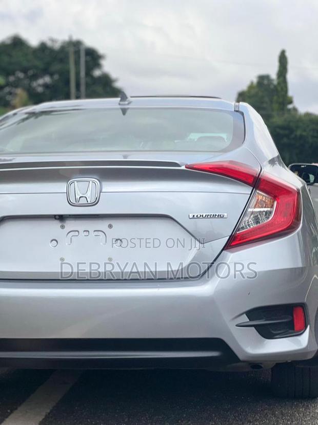 Honda Civic Touring 4dr Sedan (1.5L 4cyl) 2016 Silver