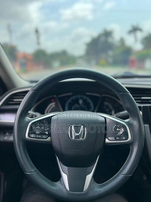 Honda Civic Touring 4dr Sedan (1.5L 4cyl) 2016 Silver