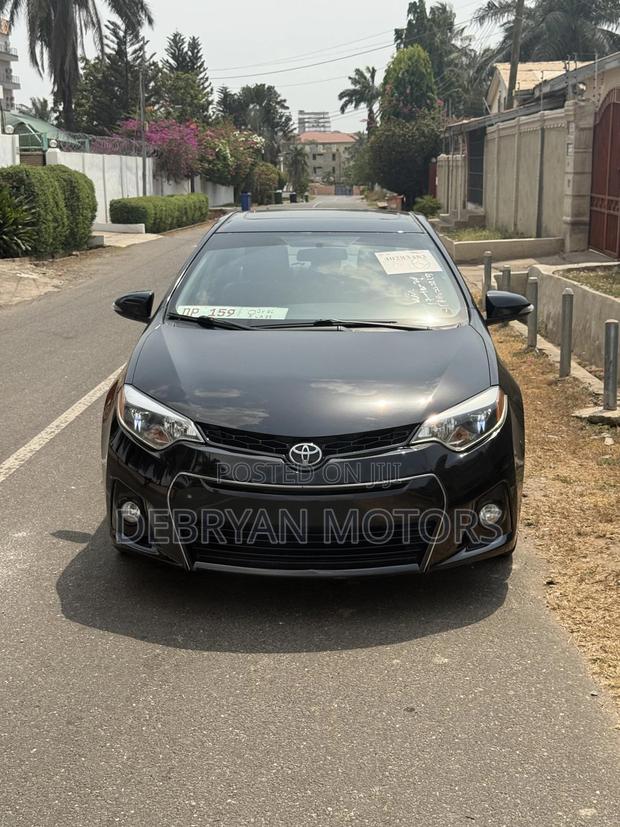 Toyota Corolla S 4dr Sedan (1.8L 4cyl CVT) 2015 Black