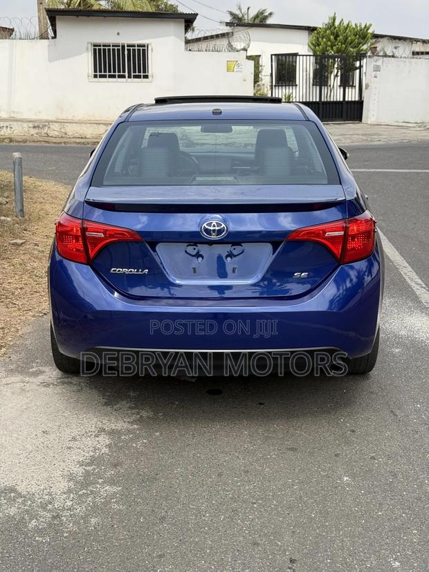 Toyota Corolla SE (1.8L 4cyl 2A) 2018 Black