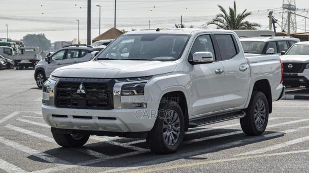 New Mitsubishi L200 2024 Silver