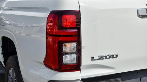 New Mitsubishi L200 2024 Silver