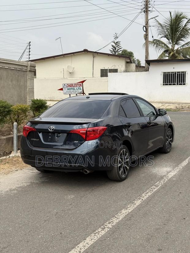 Toyota Corolla SE 4dr Sedan (1.8L 4cyl CVT) 2017 Black