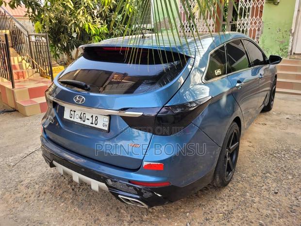 Hyundai i40 2016 Blue