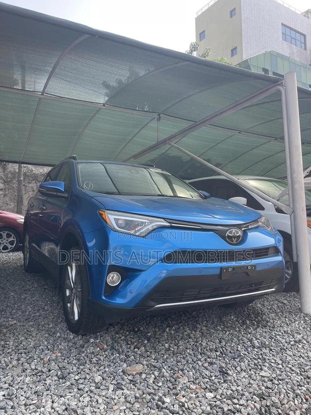 Toyota RAV4 XLE 4dr SUV AWD (2.5L 4cyl 6A) 2018 Blue