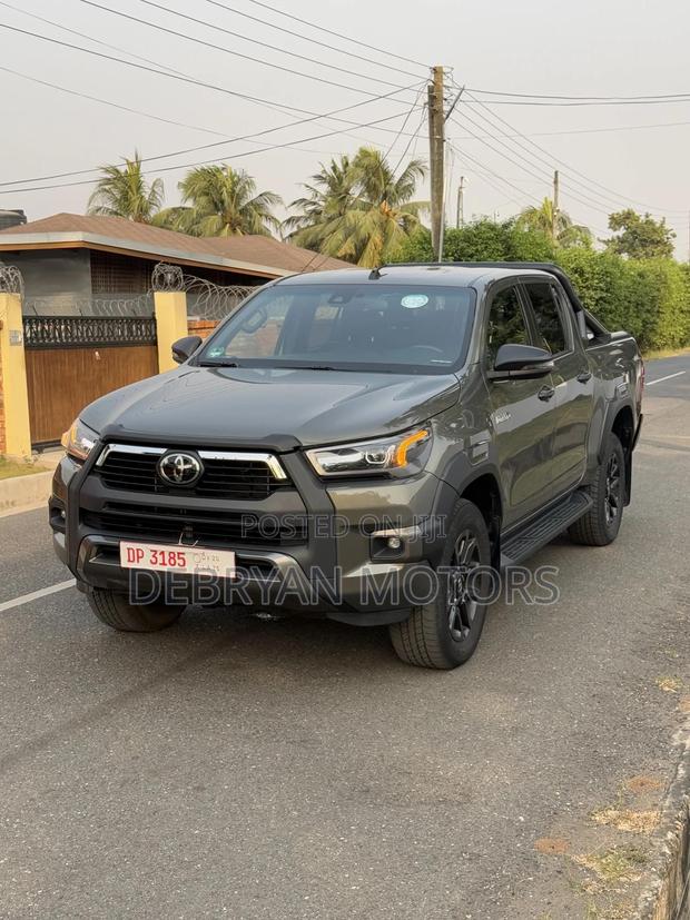 Toyota Hilux Revo Double Cab Deisel 2.4 AWD 2022 Gray