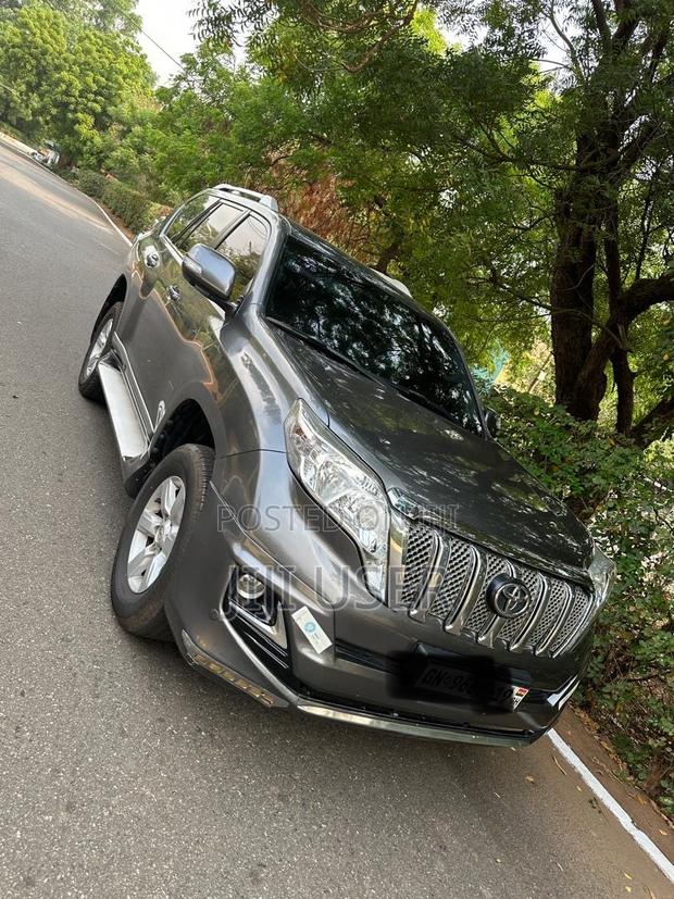 Toyota Land Cruiser Prado 2.8 2017 Gray