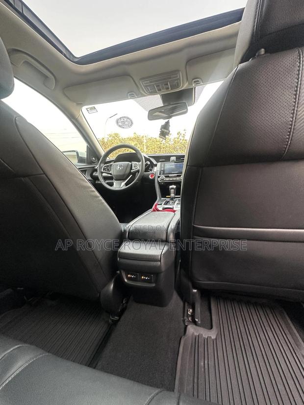 Honda Civic Touring 4dr Sedan (1.5L 4cyl) 2017 White