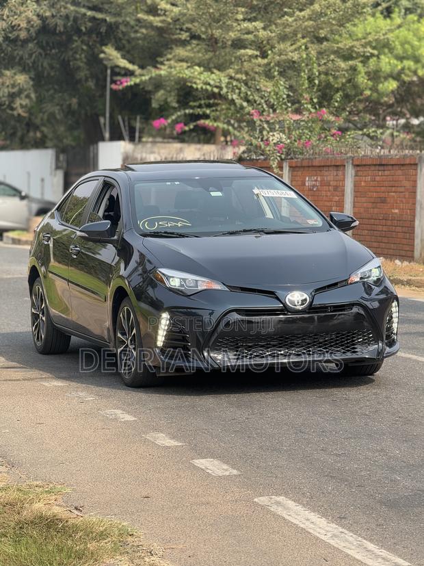 Toyota Corolla XSE (1.8L 4cyl 2A) 2018 Black