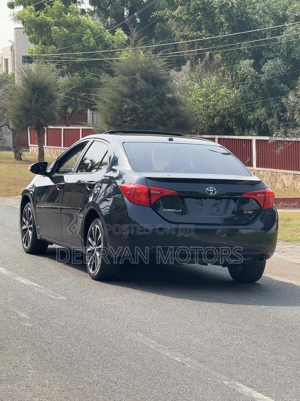 Toyota Corolla XSE (1.8L 4cyl 2A) 2018 Black