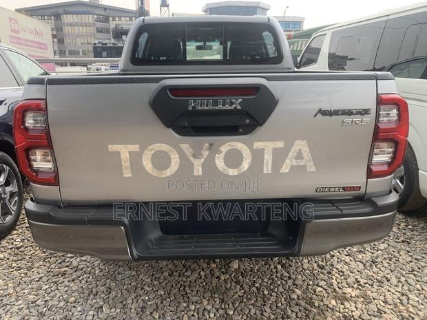New Toyota Hilux 2023 Gray
