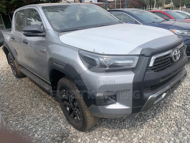 New Toyota Hilux 2023 Gray