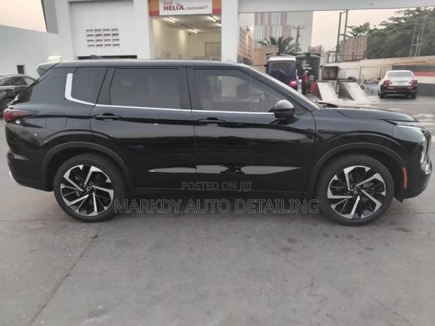 Mitsubishi Outlander 2020 Black