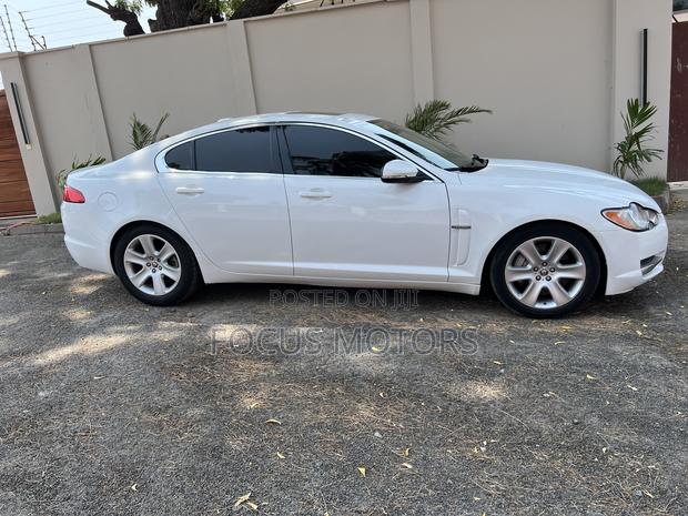 Jaguar XF 2012 White