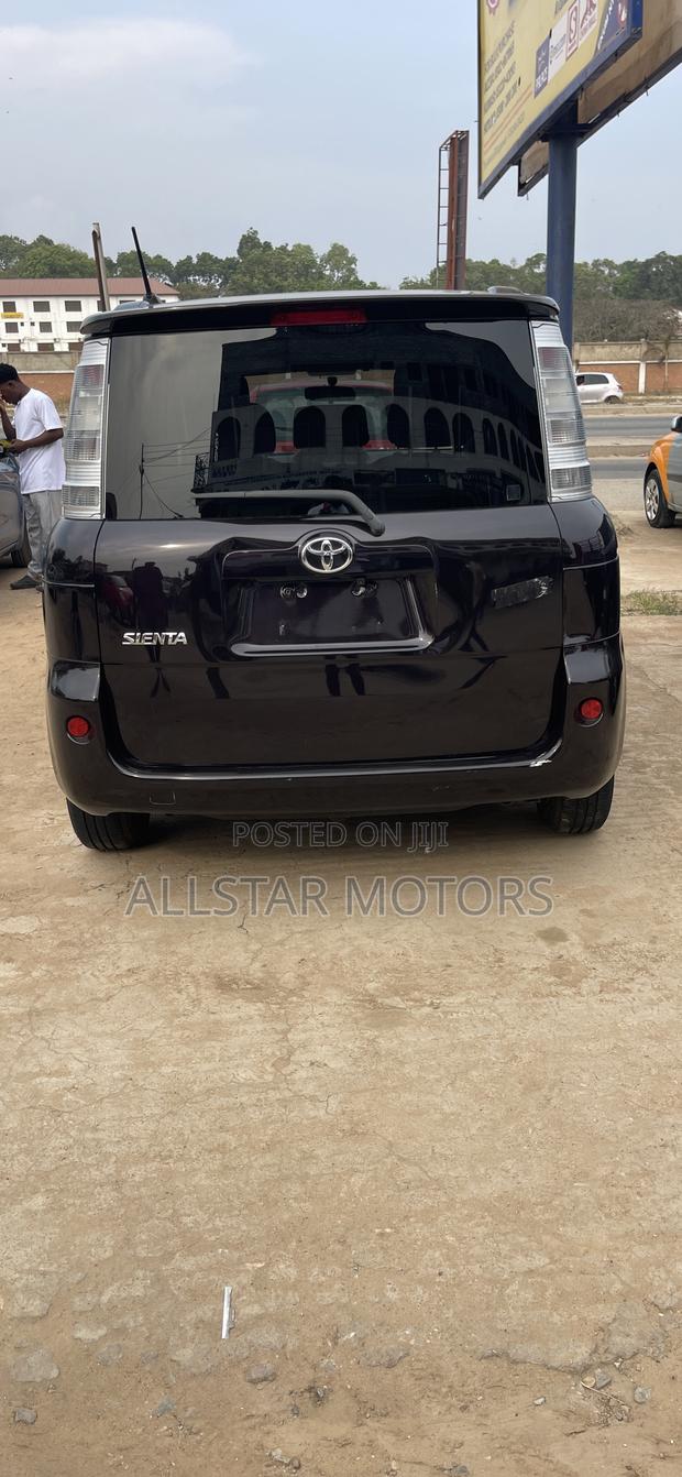 Toyota Sienta 1.5 AWD 2013 Matt Black