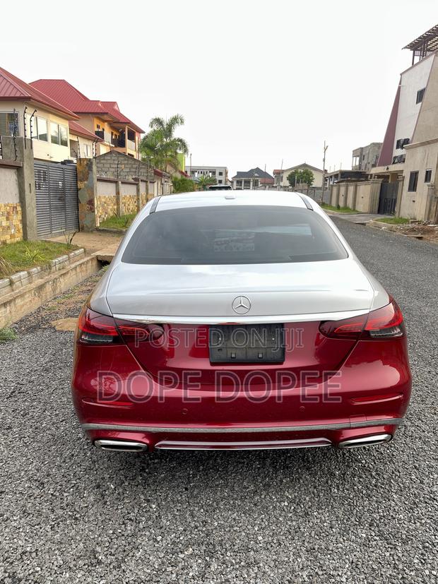 Mercedes-Benz E300 2019 Red