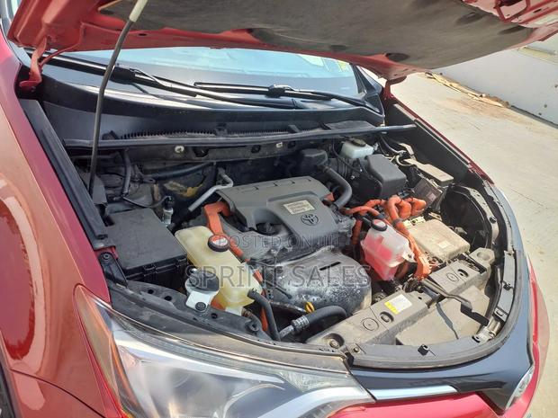 Toyota RAV4 2016 Red