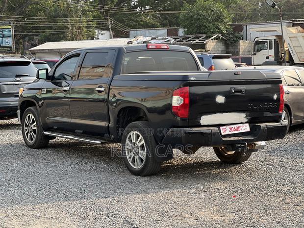 Toyota Tundra 1794 5.7L V8 4x2 CrewMax 5.6 ft. box 145.7 in. WB 2017