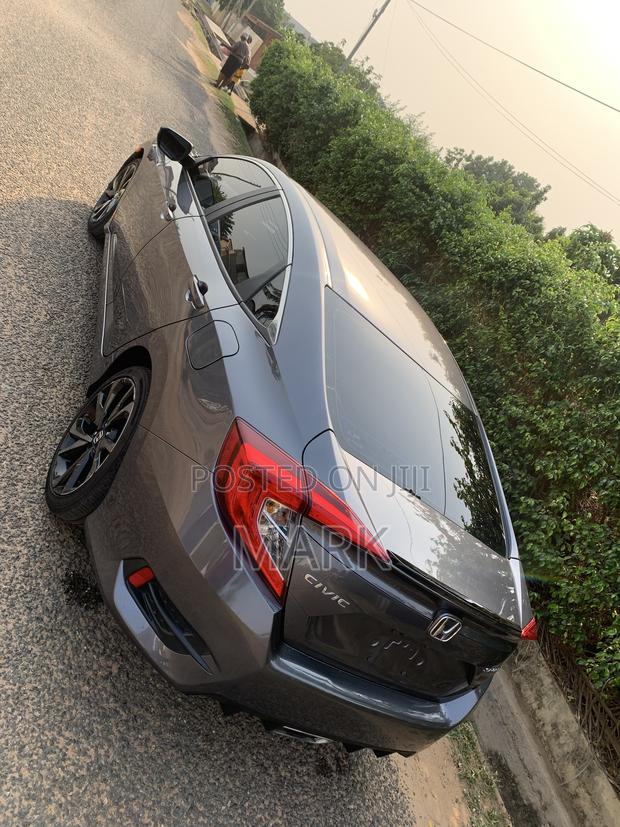 Honda Civic 2020 Gray