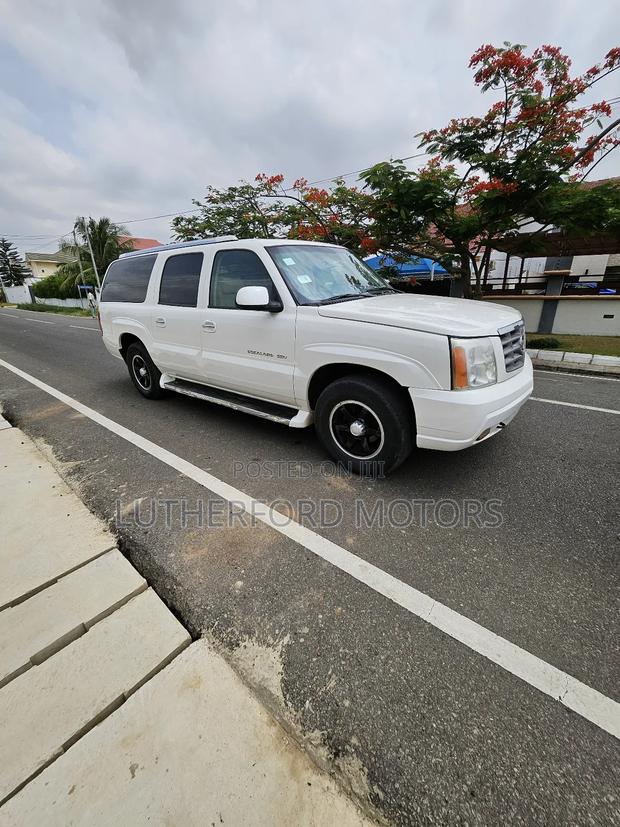 Cadillac Escalade ESV 2006 White
