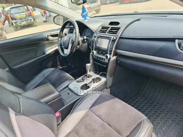 Toyota Camry SE Sport 4dr Sedan (2.5L 4cyl 6A) 2014 White