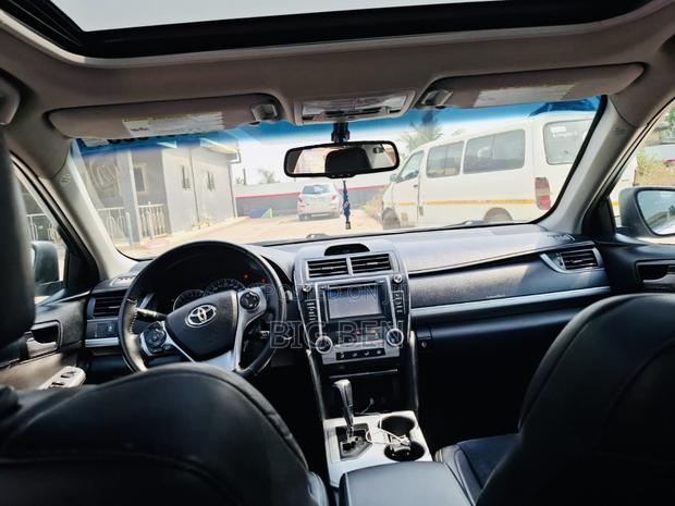 Toyota Camry SE Sport 4dr Sedan (2.5L 4cyl 6A) 2014 White