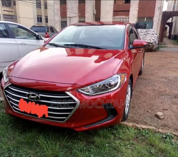 Hyundai Elantra SE Sedan FWD (2.0L 4cyl 6M) 2017 Red