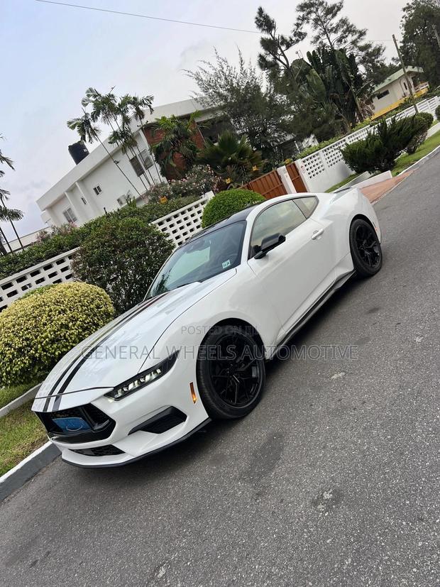 Ford Mustang EcoBoost Premium 2024 White