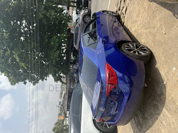 Toyota Corolla SE 4dr Sedan (1.8L 4cyl CVT) 2017 Blue