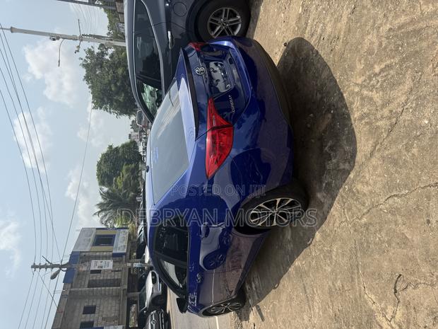 Toyota Corolla SE 4dr Sedan (1.8L 4cyl CVT) 2017 Blue